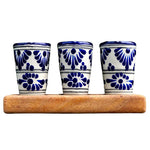 Set de 3 Caballitos Tequileros en Talavera con Base de Madera Parota